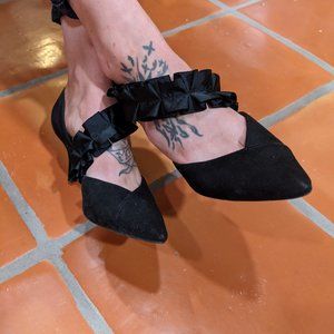 Unbelievably Cute Black Heels